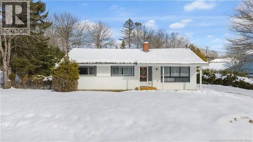 15 Forest Rd, Rothesay, NB, E2H1B4 | Card Image