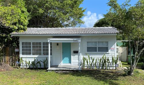2056 Ne 9th Ave, Wilton Manors, FL, 33305-2209 | Card Image