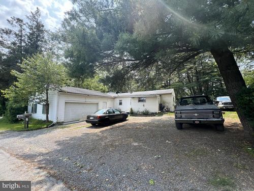 4 Degler Ln, BETHEL, PA, 19507-8920 | Card Image