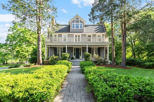 106 Elm St, Concord, MA, 01742-2248 | Card Image