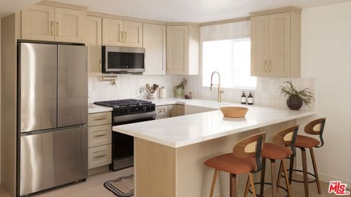 27-3030 Valle Vista Dr, Los Angeles, CA, 90065-4450 | Card Image