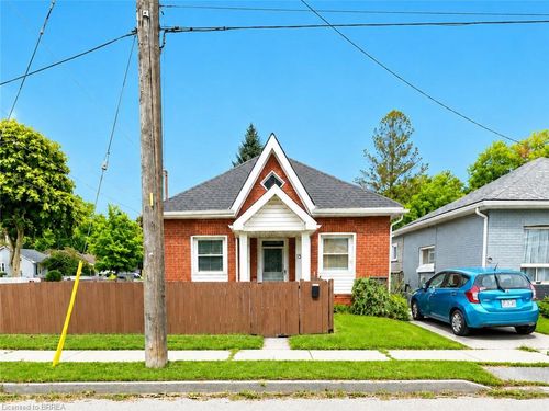 15 Esther St, Brantford, ON, N3S6K3 | Card Image