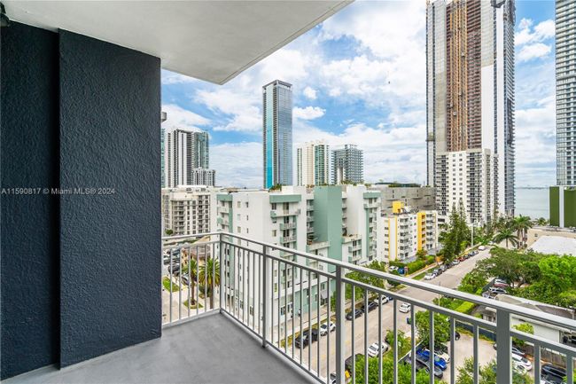 909 - 2275 Biscayne Blvd, Condo with 2 bedrooms, 2 bathrooms and null parking in Miami FL | Image 7