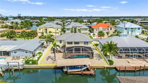 320 Madison Ct, FORT MYERS BEACH, FL, 33931-3642 | Card Image