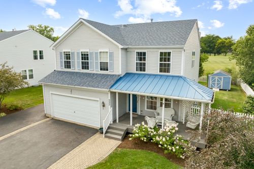 222 White Oak St, Hampshire, IL, 60140-4002 | Card Image