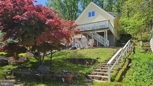 1529 Knott Rd, SHEPHERDSTOWN, WV, 25443-5048 | Card Image