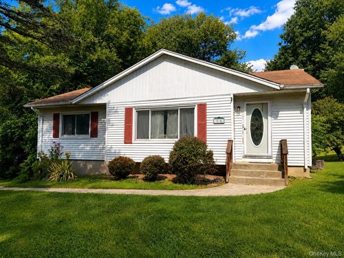 24 Doyle Dr, Wappingers Falls, NY, 12590-4708 | Card Image