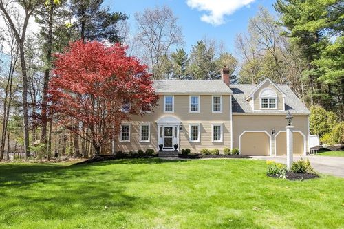 43 Carriage Hill Rd, Northborough, MA, 01532-1310 | Card Image