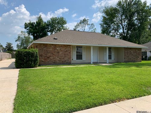 40111 La Rochelle Rd, Prairieville, LA, 70769-5343 | Card Image