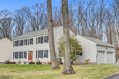 32 Winay Ter, Long Valley, NJ, 07853-3573 | Card Image