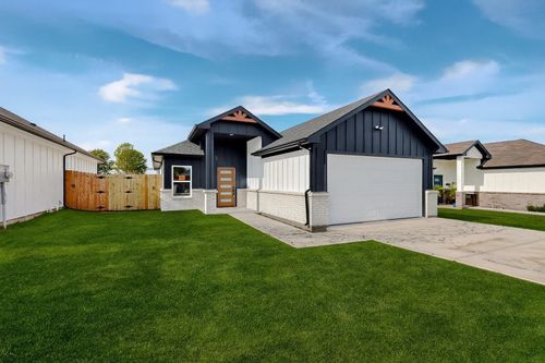 208 Rusk St, Rice, TX, 75155-9666 | Card Image