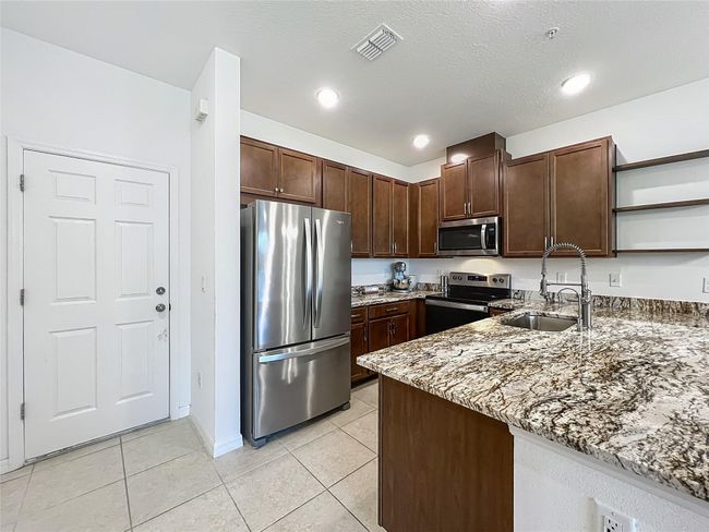 11785 Tidal Aly, Townhouse with 3 bedrooms, 3 bathrooms and null parking in ORLANDO FL | Image 6