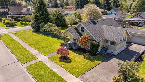 1320 4th St, Cosmopolis, WA, 98537-3837 | Card Image