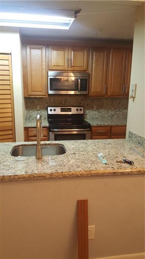 102-10035 Winding Lake Rd, Sunrise, FL, 33351-5824 | Card Image