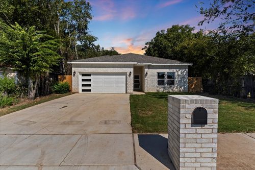 4715 Ramey Ave, Fort Worth, TX, 76105-3628 | Card Image