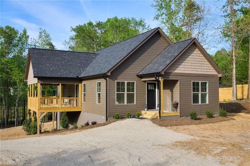 140 Calvin Street, High Point, NC, 27262 | Card Image