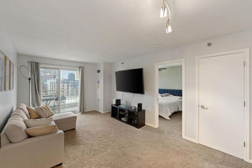 1320-401 S 1st St, Minneapolis, MN, 55401 | Card Image
