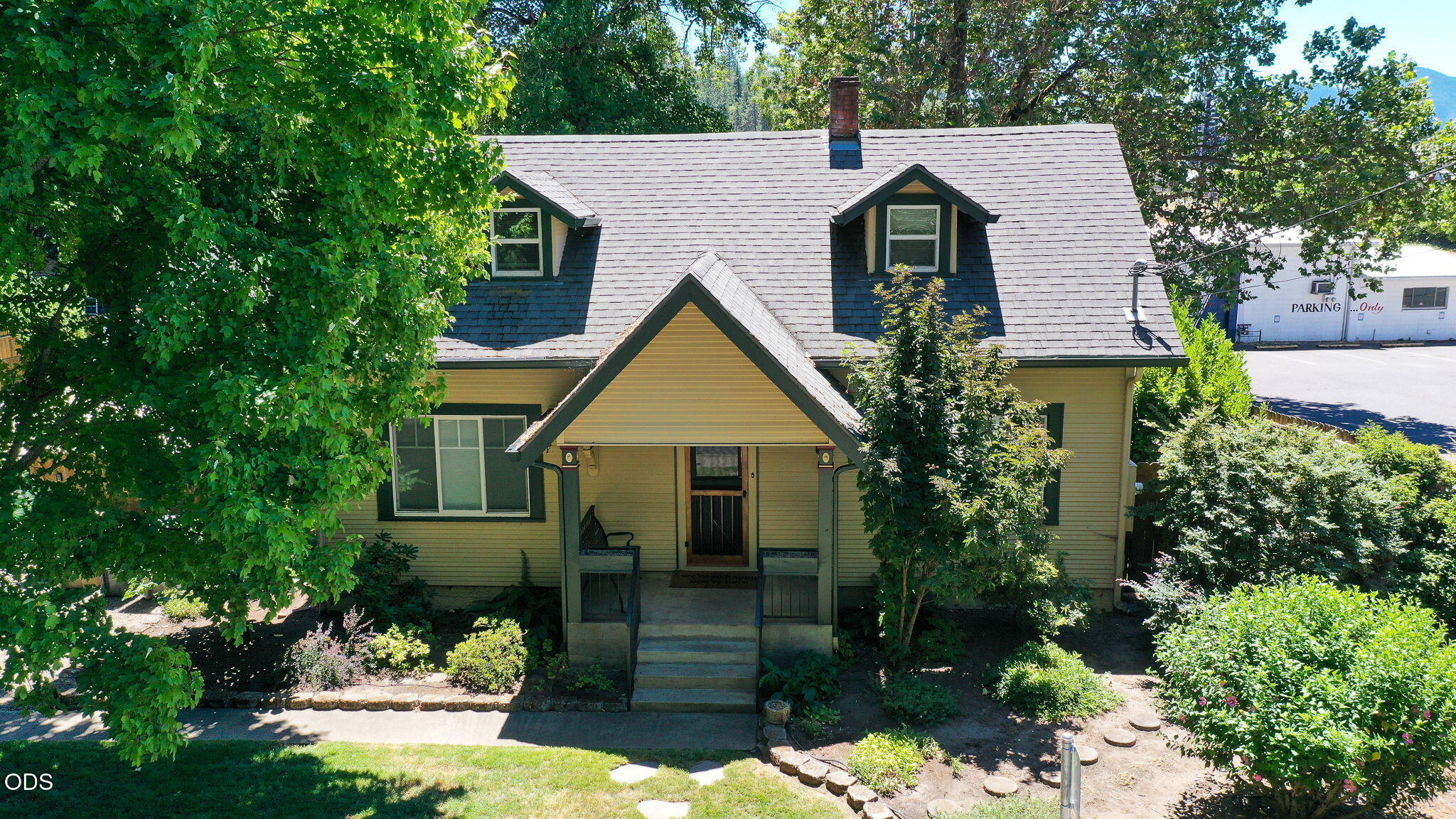 289 Park St, Pending in Grants Pass - eXp Realty