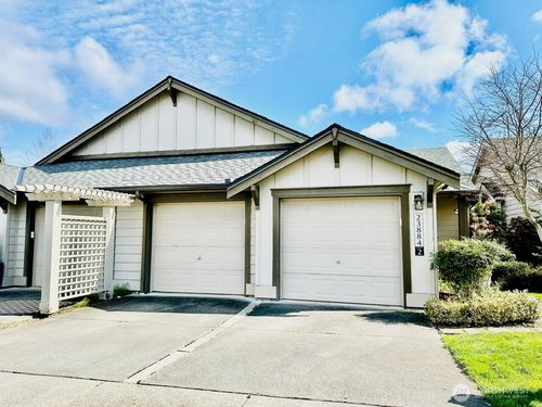 2-23884 Ne 112th Cir, Redmond, WA, 98053-7601 | Card Image