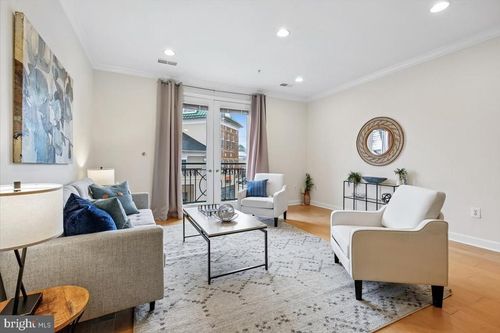 80111-801 Pleasant Dr, ROCKVILLE, MD, 20850-5830 | Card Image