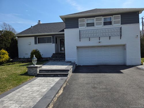 838 Pepperidge Road, North Hempstead, NY, 11590 | Card Image