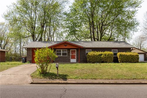 1004 Daline St, Springdale, AR, 72762-2788 | Card Image