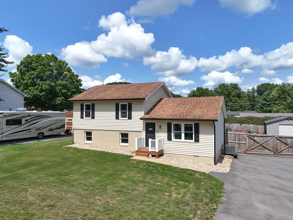 Ox Rd, Waynesboro, VA 22980