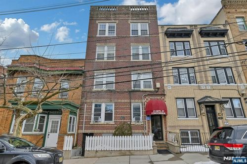 21 66th St, West New York, NJ, 07093-4342 | Card Image
