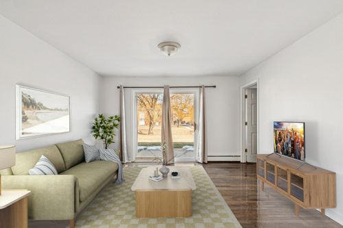 104d-8828 N Leslie Ln, Des Plaines, IL, 60016-4188 | Card Image