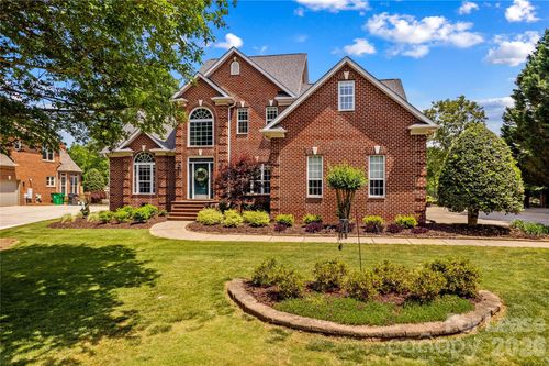 806 Pine Forest Rd, Charlotte, NC, 28214-8332 | Card Image