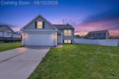 4366 Timber Line Ln, Grand Blanc, MI, 48439-9065 | Card Image