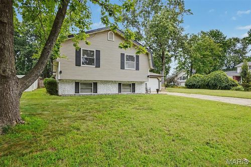 112 Sutters Mill Rd, Saint Peters, MO, 63376-2733 | Card Image