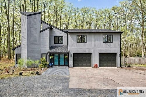 176 Stonehill Rd, Freehold, NJ, 07728-8516 | Card Image