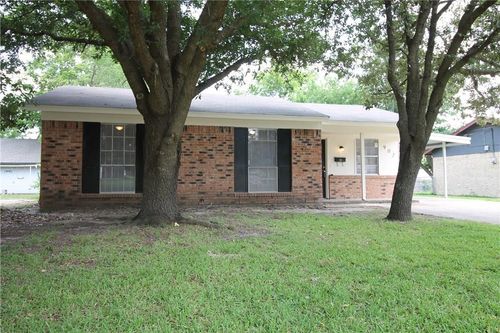 902 Lindo Dr, Mesquite, TX, 75149-5165 | Card Image