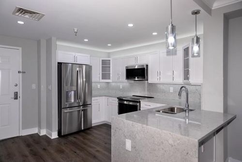 s1216-1100 Avalon Sq, Glen Cove, NY, 11542-2877 | Card Image