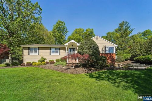 79 Brookside Ter, Caldwell, NJ, 07006-4412 | Card Image