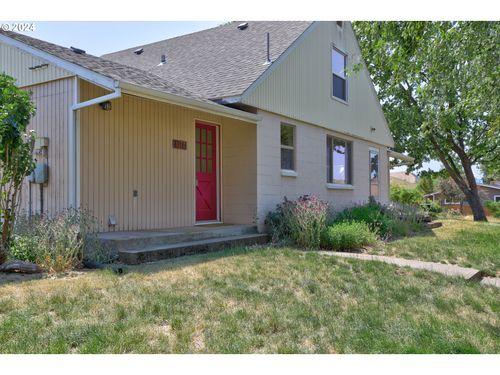 83166 Dufur Valley Rd, Dufur, OR, 97021 | Card Image