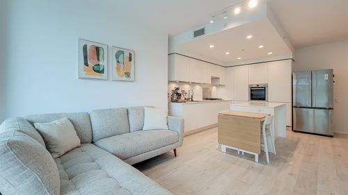 711-3833 Evergreen Pl, Burnaby, BC, V3J0M2 | Card Image