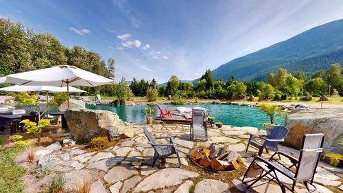 945 Erickson Rd, Pemberton, BC, V0N2L2 | Card Image