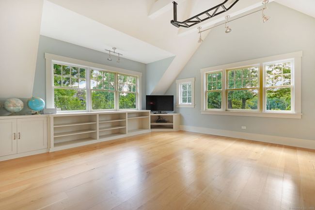 Playroom on second floor | Image 20