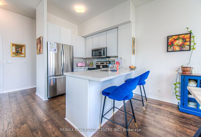 3303 - 220 Burnhamthorpe Rd W, Condo with 2 bedrooms, 2 bathrooms and null parking in Mississauga ON | Image 16