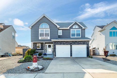 22 Toppinglift Dr, Bayville, NJ, 08721-1526 | Card Image