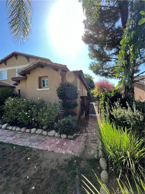 8123 Branding Iron Ln, Riverside, CA, 92508-6613 | Card Image