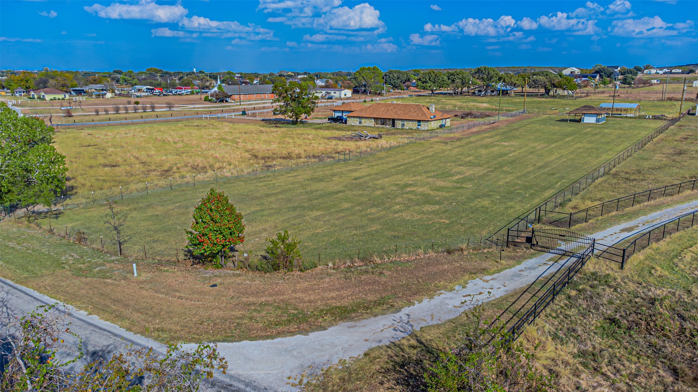 Land in Crowley 4