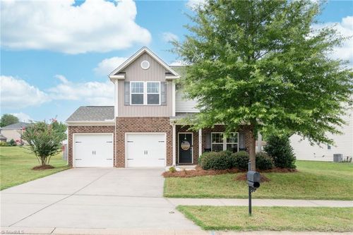 4578 Wedge Dr, Pfafftown, NC, 27040-9832 | Card Image