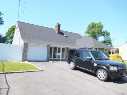 9 Adams St, East Rockaway, NY, 11518-1705 | Card Image