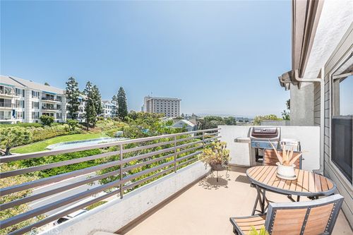 apt-308-950 Cagney Ln, Newport Beach, CA, 92663-1612 | Card Image