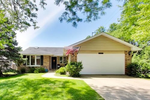 1002 S Haddow Ave, Arlington Heights, IL, 60005-3226 | Card Image
