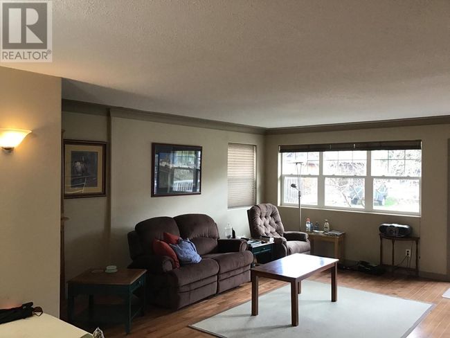 889 Elder Rd, House other with 3 bedrooms, 3 bathrooms and null parking in Kamloops BC | Image 4