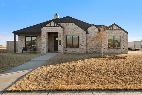 823 13th St, Wolfforth, TX, 79382-1793 | Card Image